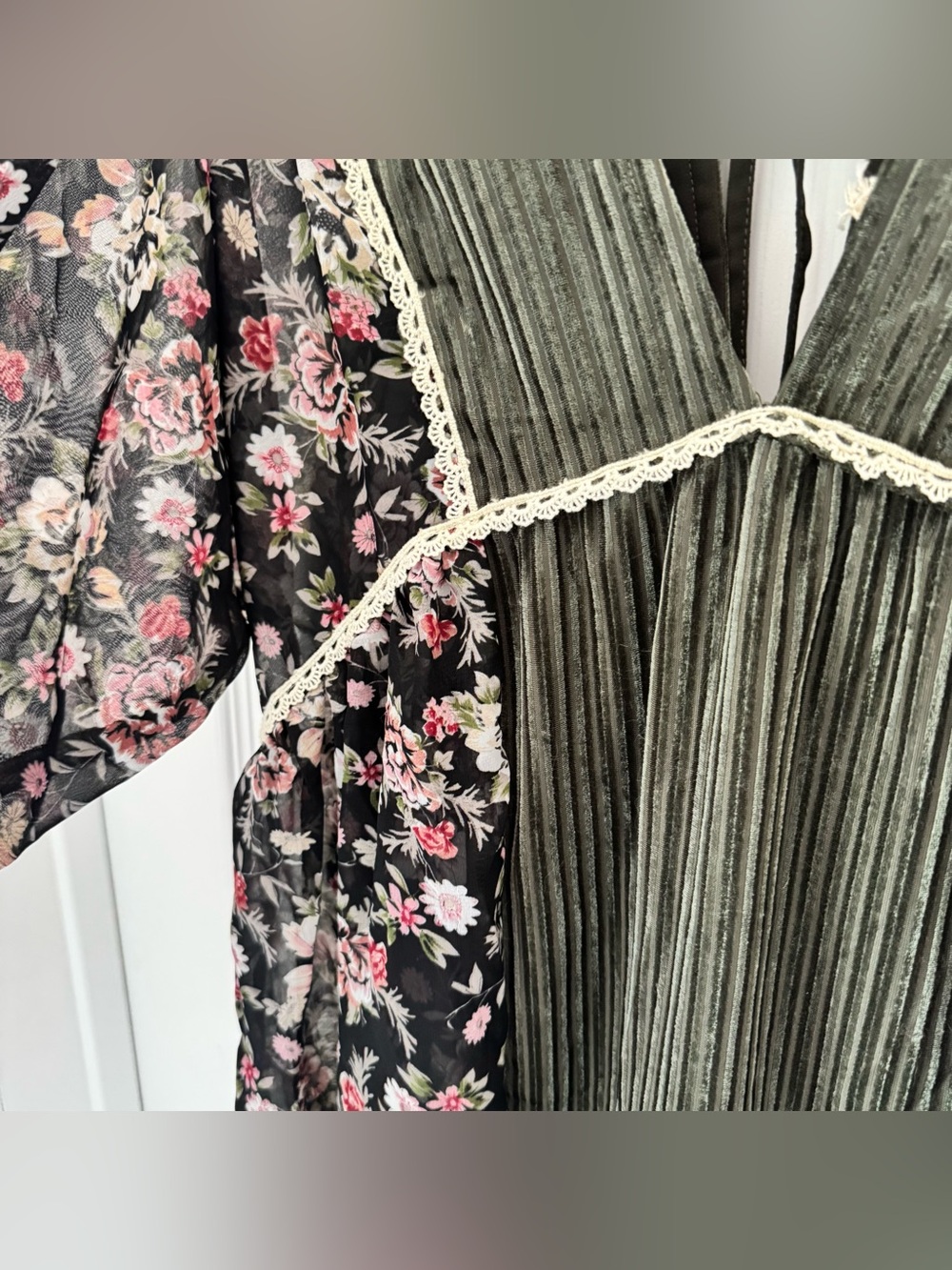 POL NWT Boho Tunic Peasant Top Flowy Floral Olive - Picture 2 of 5